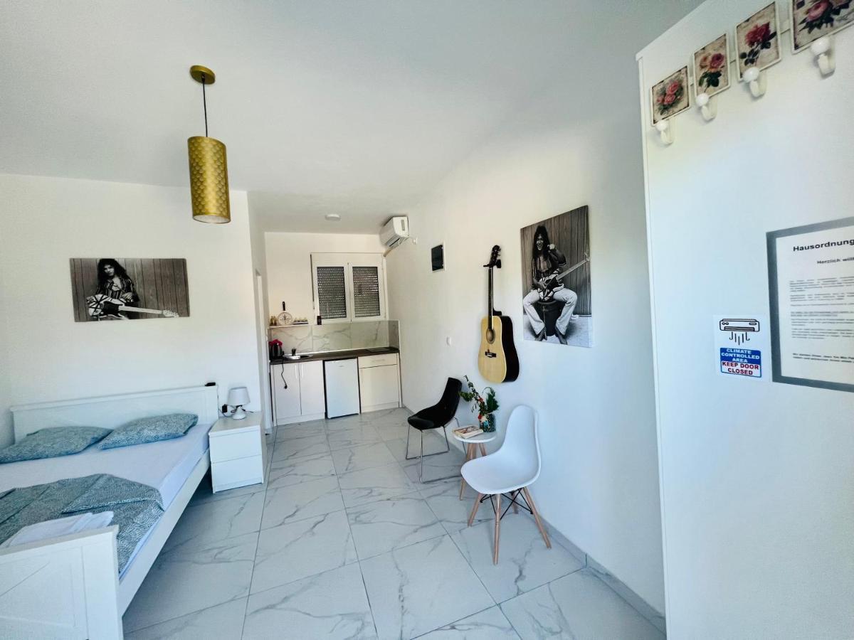 Apartments Mia Patria Ulcinj Bagian luar foto