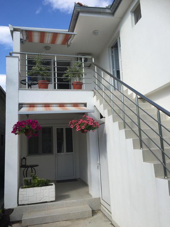 Apartments Mia Patria Ulcinj Bagian luar foto