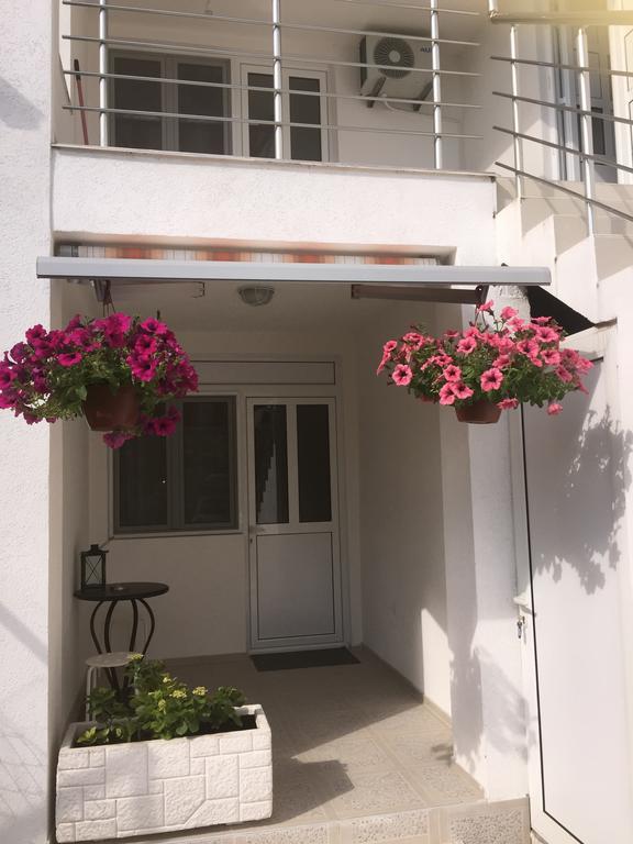 Apartments Mia Patria Ulcinj Bagian luar foto